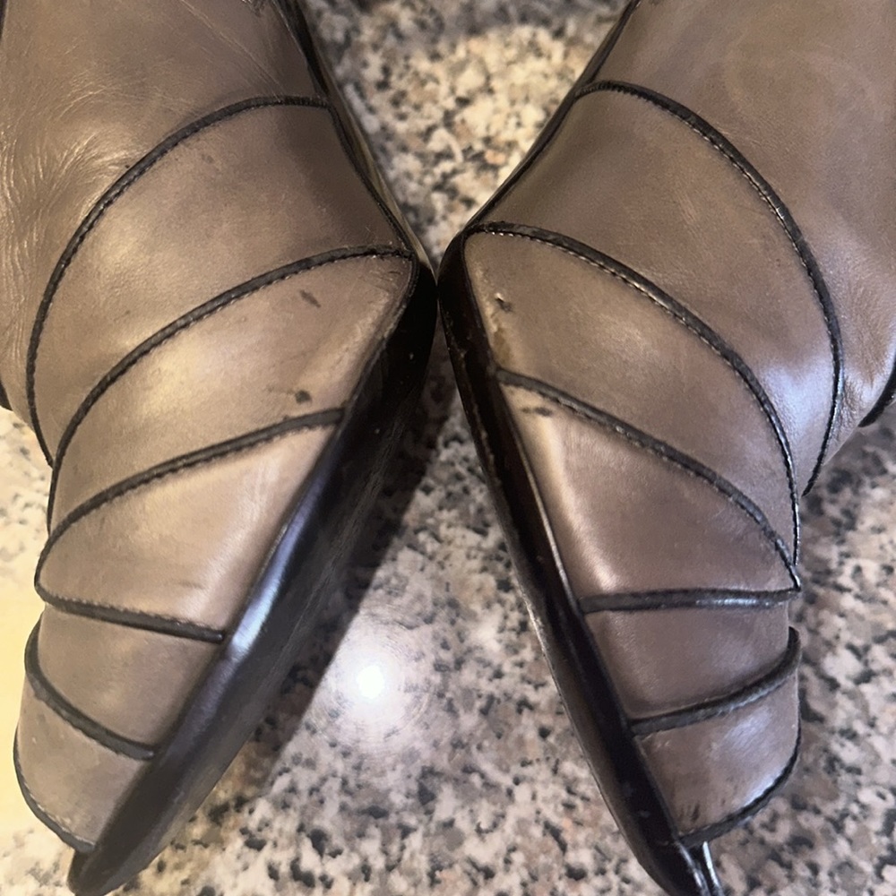 Louis Vuitton Peep Toe Booties EU 37 - Picture 15 of 16